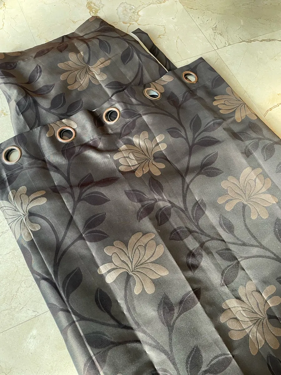 Pair of lined 90x90 curtains - Image 1