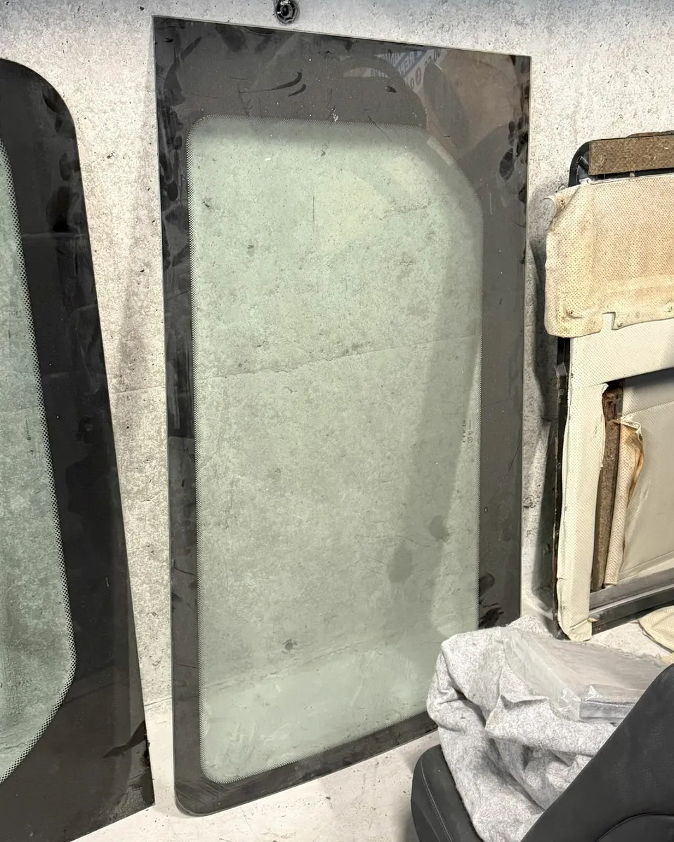 Mercedes Sprinter / VW Crafter Side Windows - Image 2
