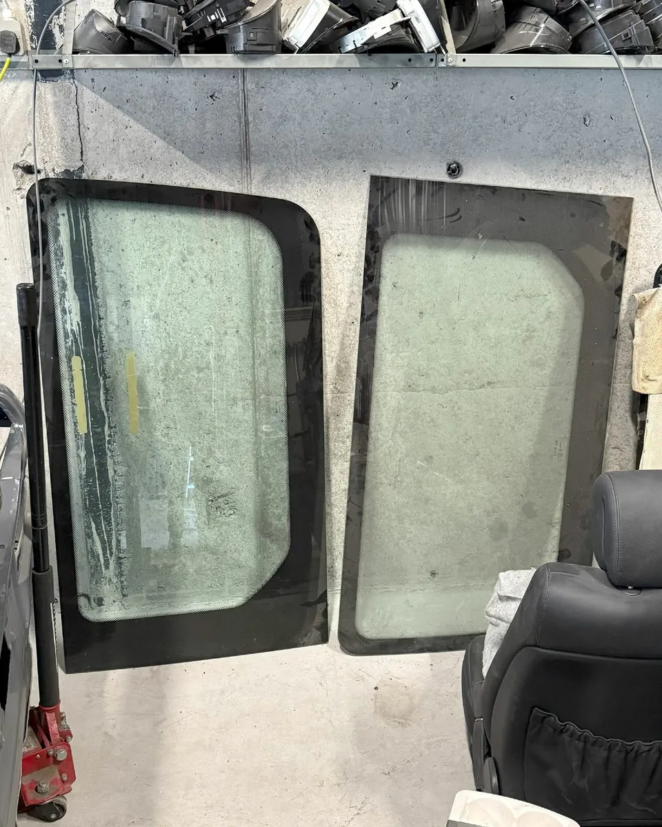 Mercedes Sprinter / VW Crafter Side Windows - Image 3