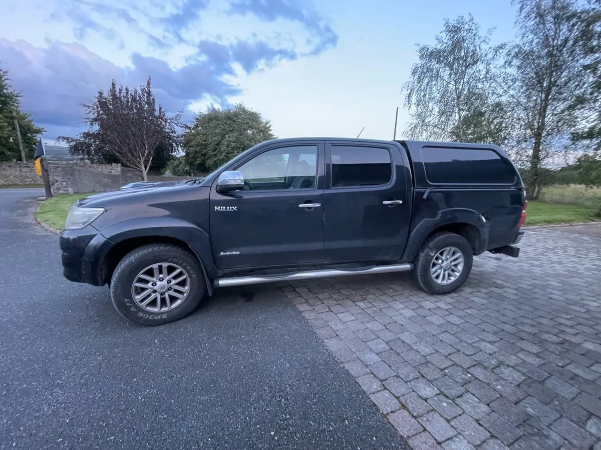 Toyota Hilux - Image 2
