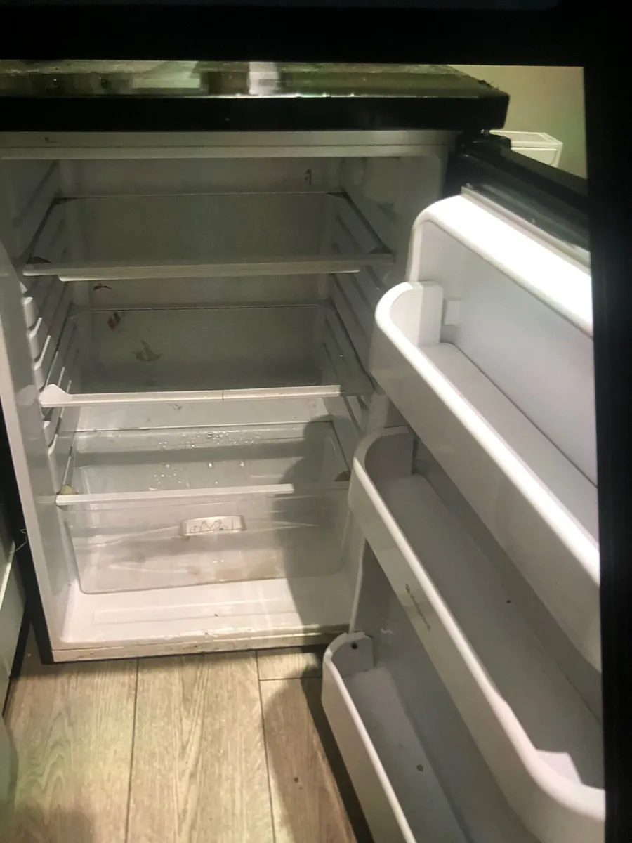 Under counter black fridge hotpoint - Image 2