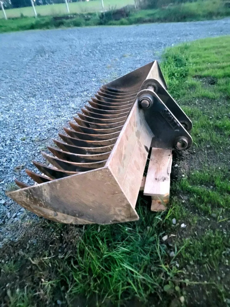 JCB 3cx Scott Lawn Rake - Image 1