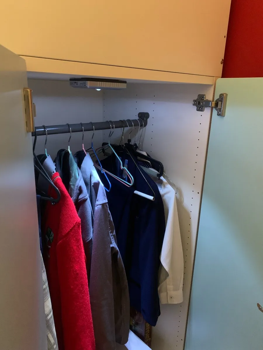 Bedroom furniture - Image 3