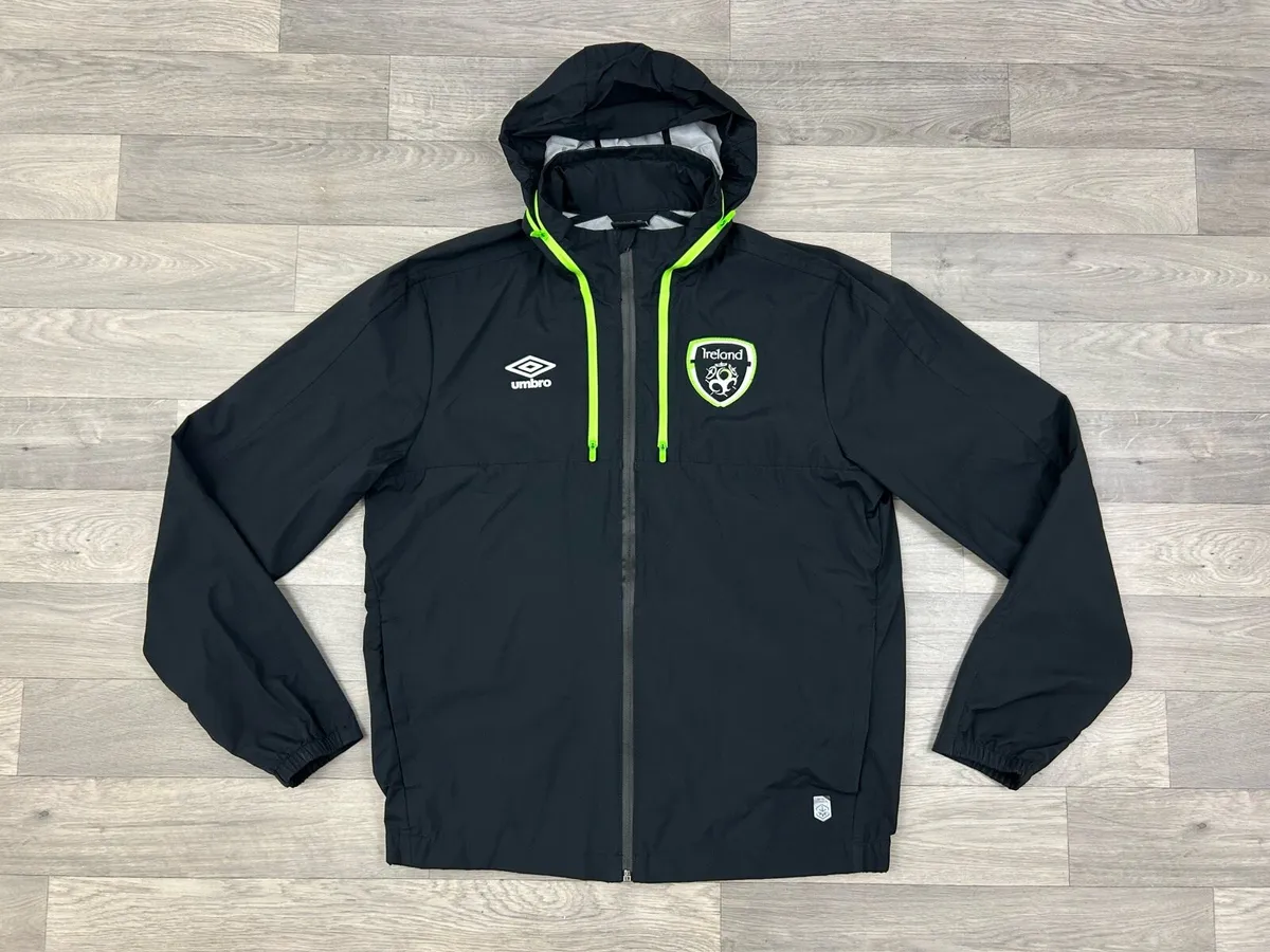 Umbro Ireland Waterproof Jacket Mens Large - Image 1