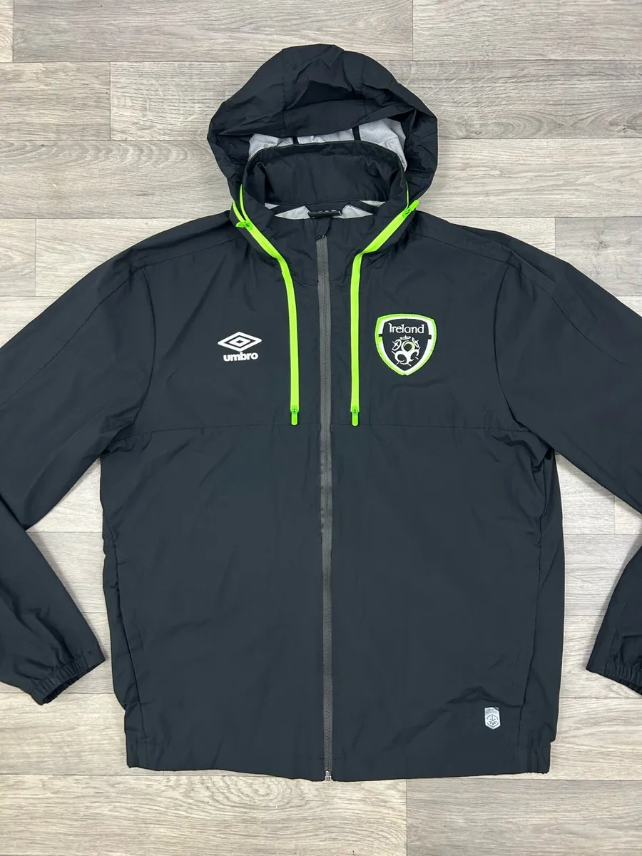 Umbro Ireland Waterproof Jacket Mens Large - Image 2