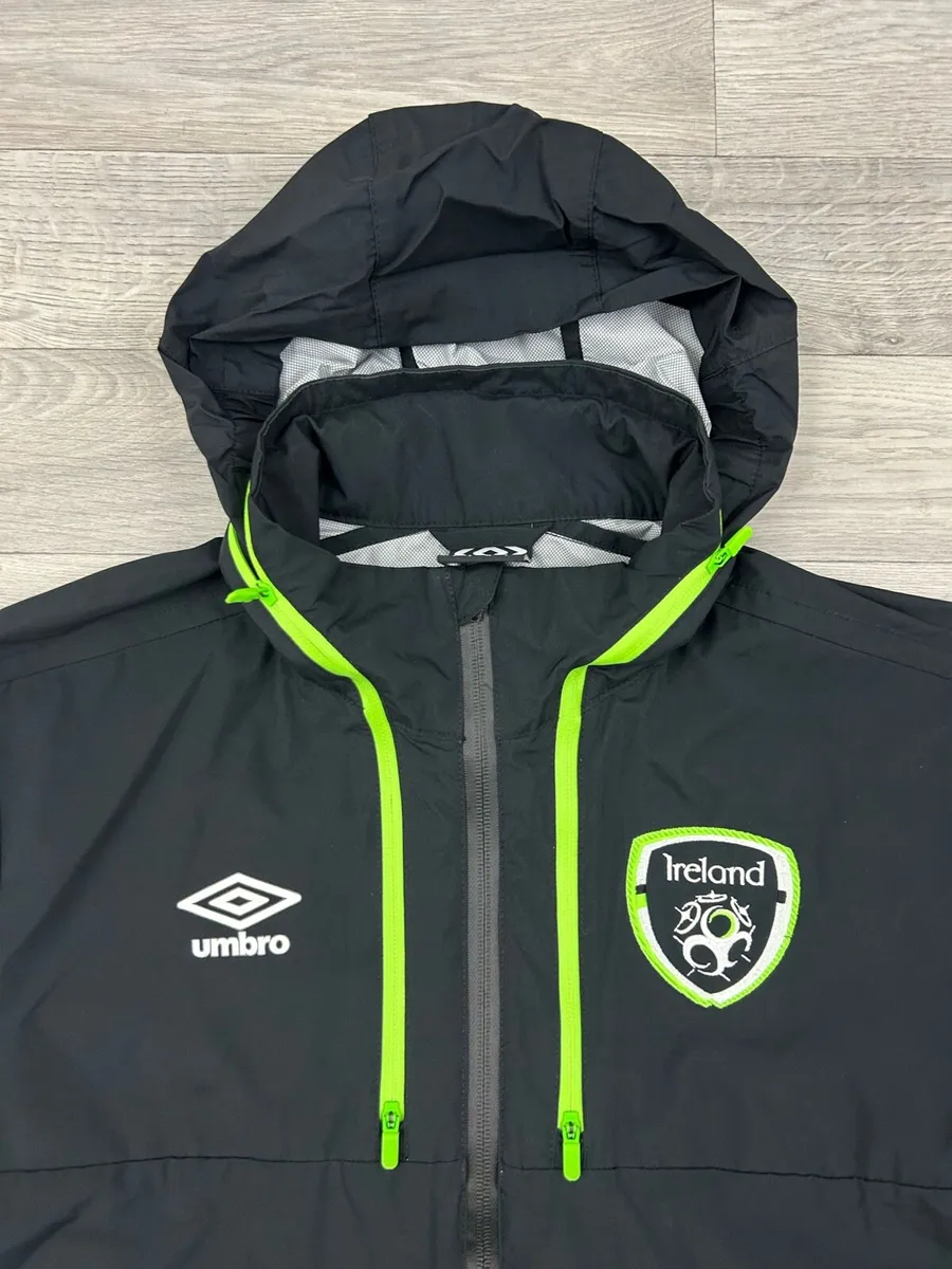 Umbro Ireland Waterproof Jacket Mens Large - Image 3