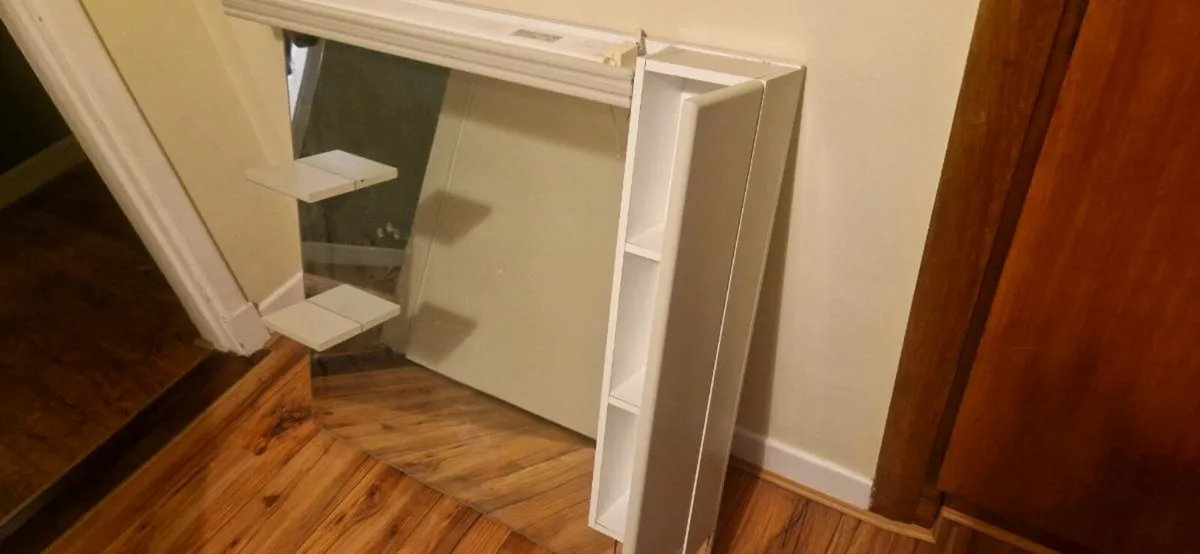 Mirror and storage - Image 3
