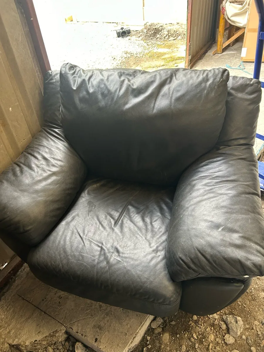 ****Free to take****couch and chairs - Image 4