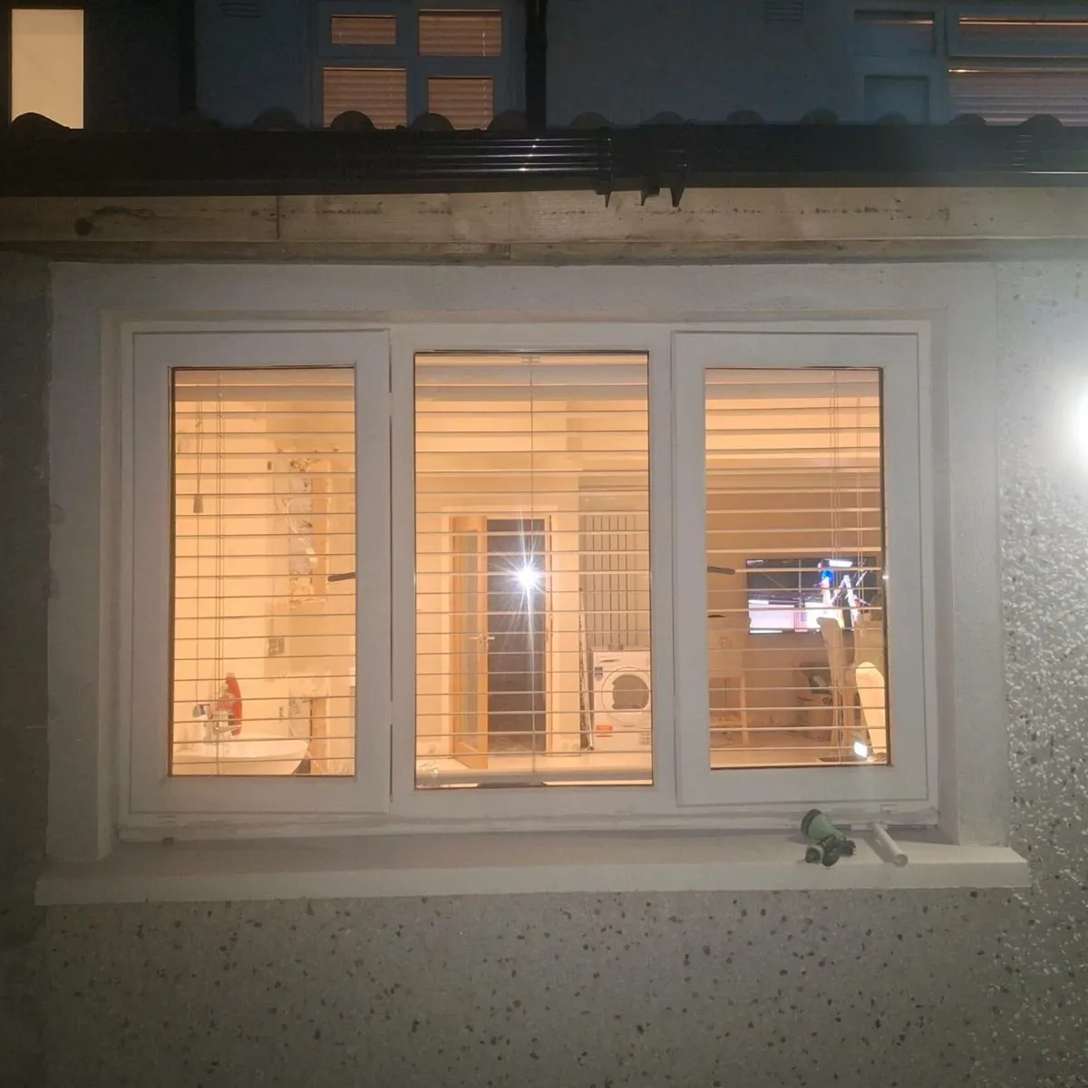 French doors and window and blinds - Image 4