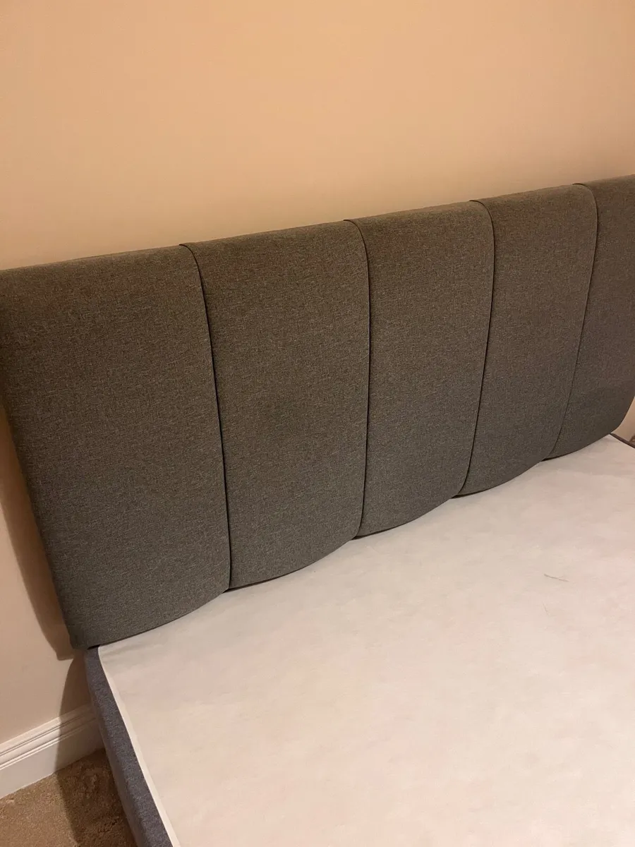 Grey upholstered divan bed set king size - Image 3