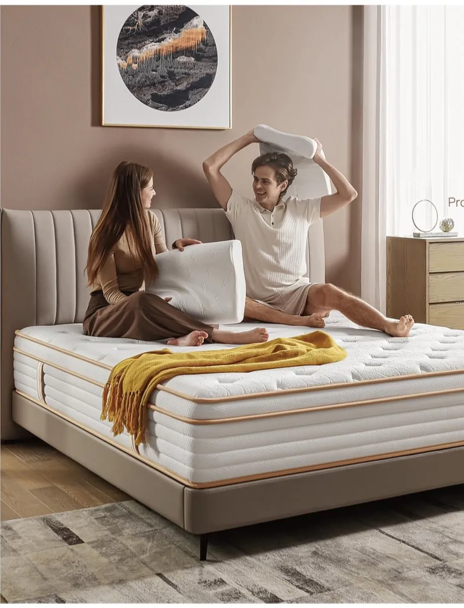 King Mattress, 10 Inch Orthopedic Hybrid Memory Fo - Image 4