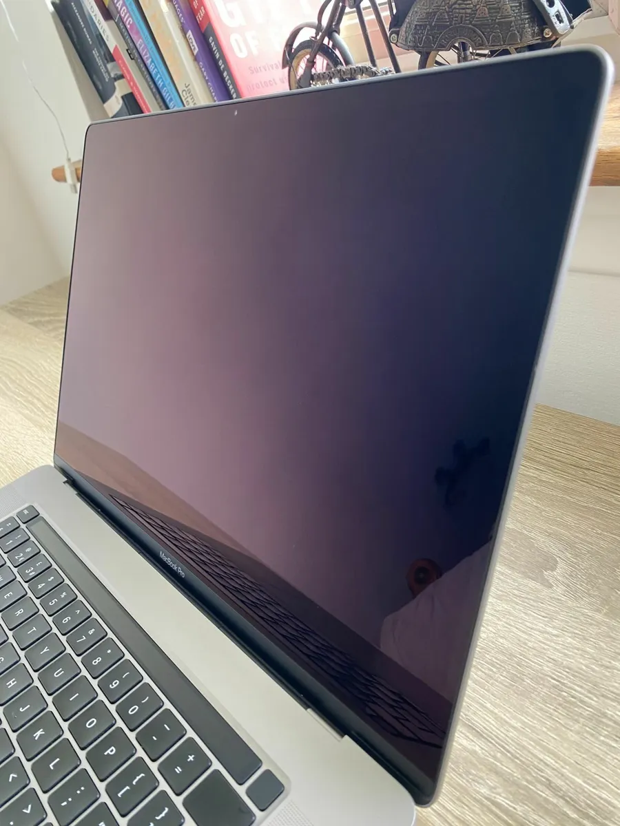 Apple MacBook Pro 16inch (2019) i9-9980HK | 32GB | - Image 3