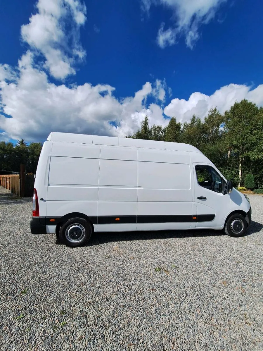 Renault Master Camper - Image 3