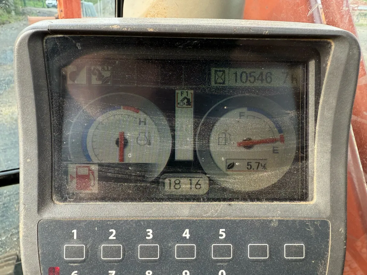 Hitachi zx250 - Image 3