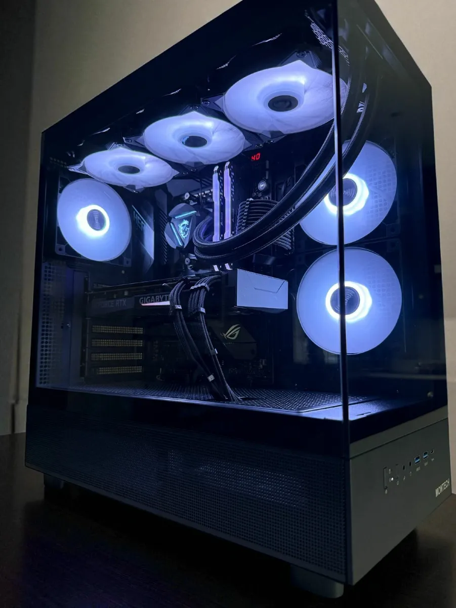 NEWLY BUILT Ryzen 7 5800X3D + RTX 3070 - Image 2