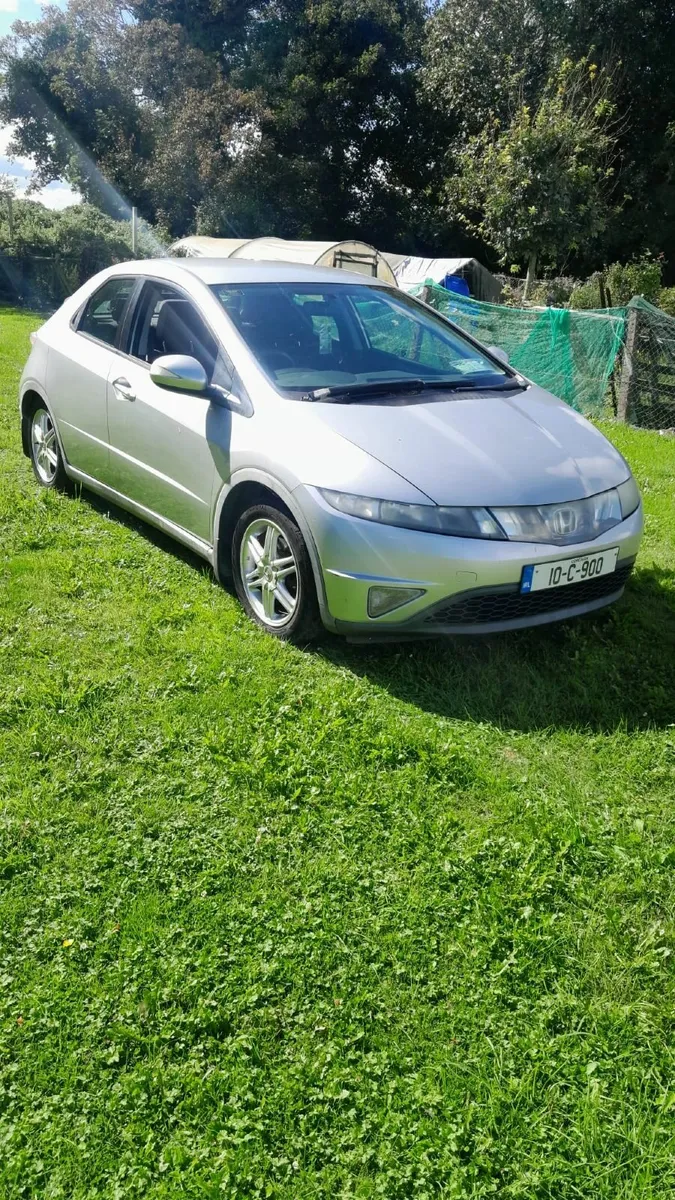 Honda Civic 2010 - Image 1
