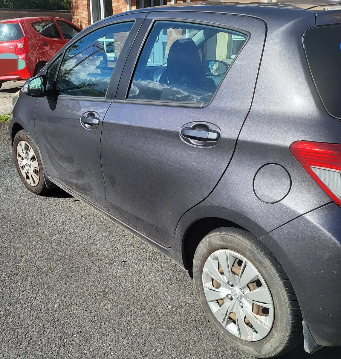 Toyota Yaris 2012 - Image 2