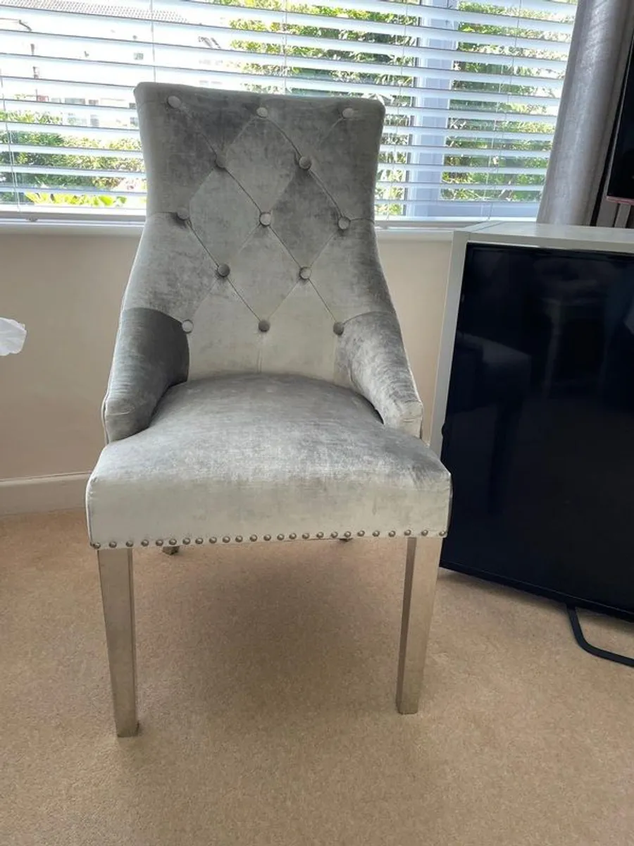 Dining table chairs x 6 - Image 1