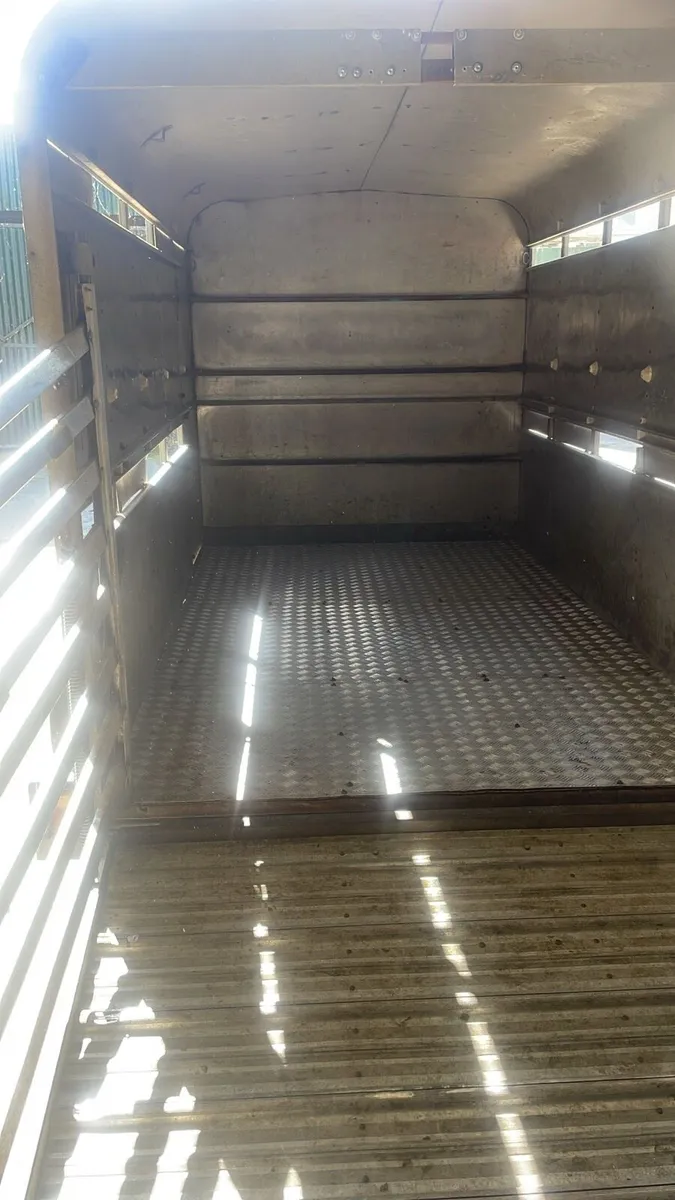 Ifor Williams cattle trailer - Image 2