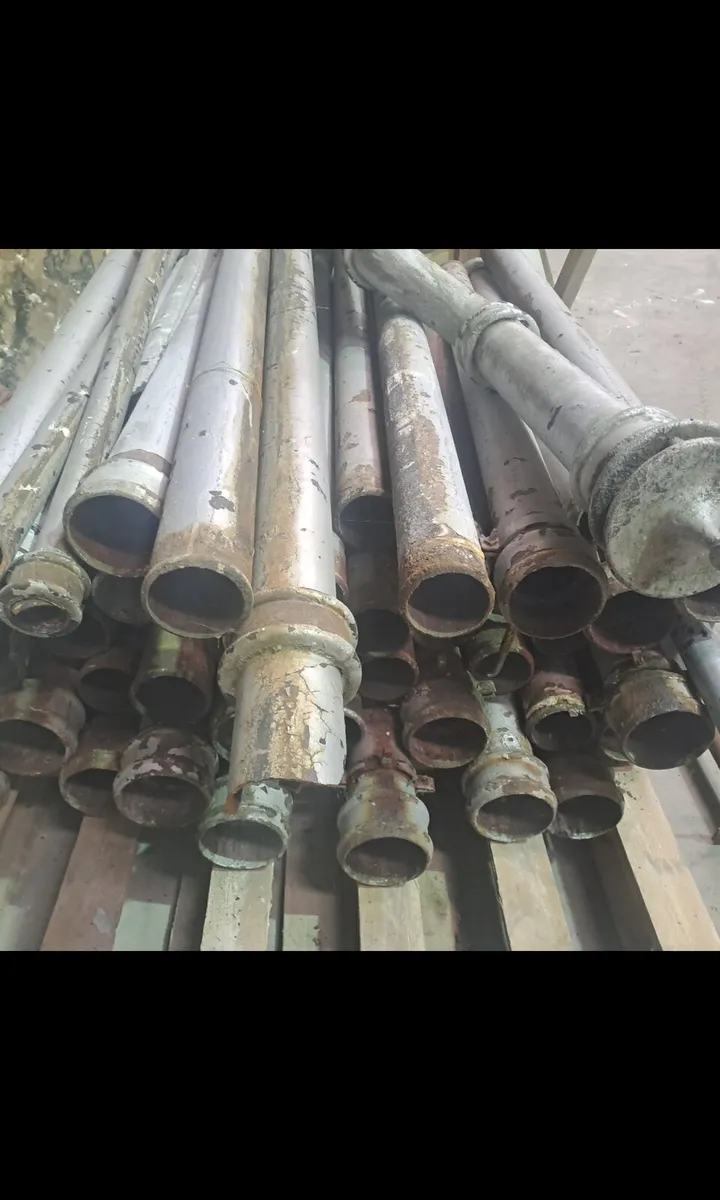 Cast iron down pipes - Image 2