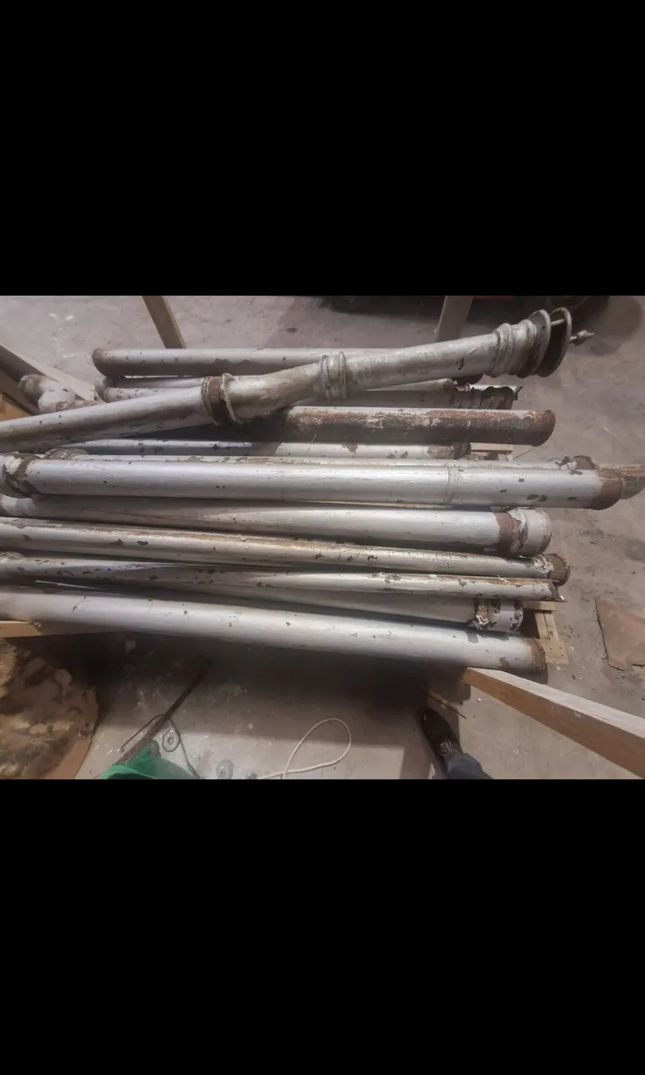 Cast iron down pipes - Image 3