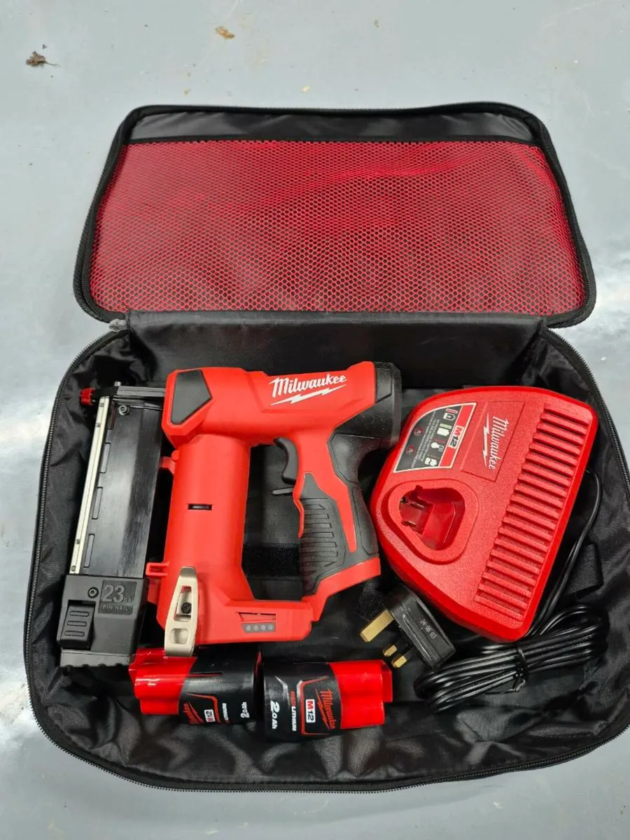 Milwaukee M12