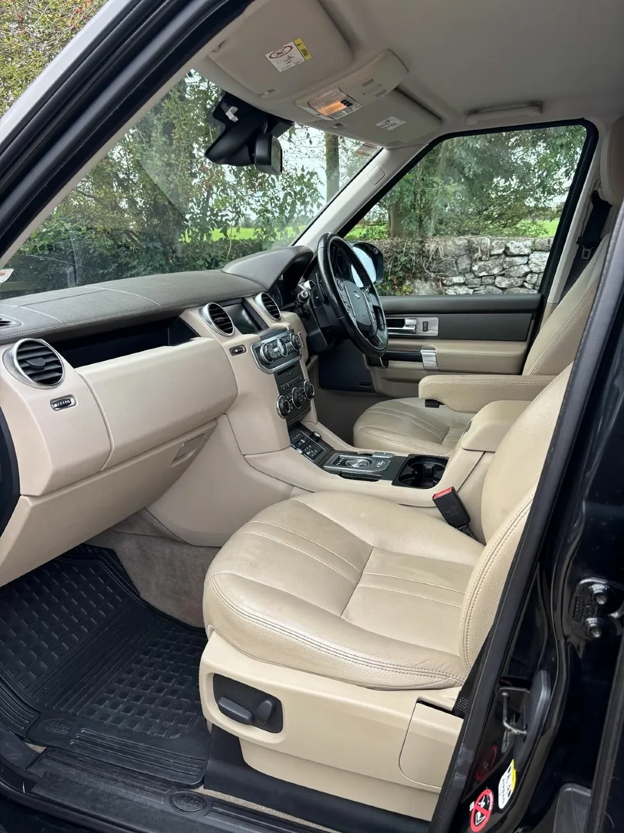 2016 Land Rover Discovery 4 TDV6 Crew Cab - Image 4