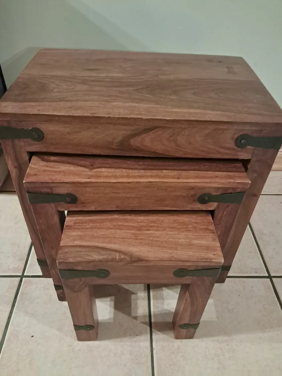 Nest of tables - Image 1
