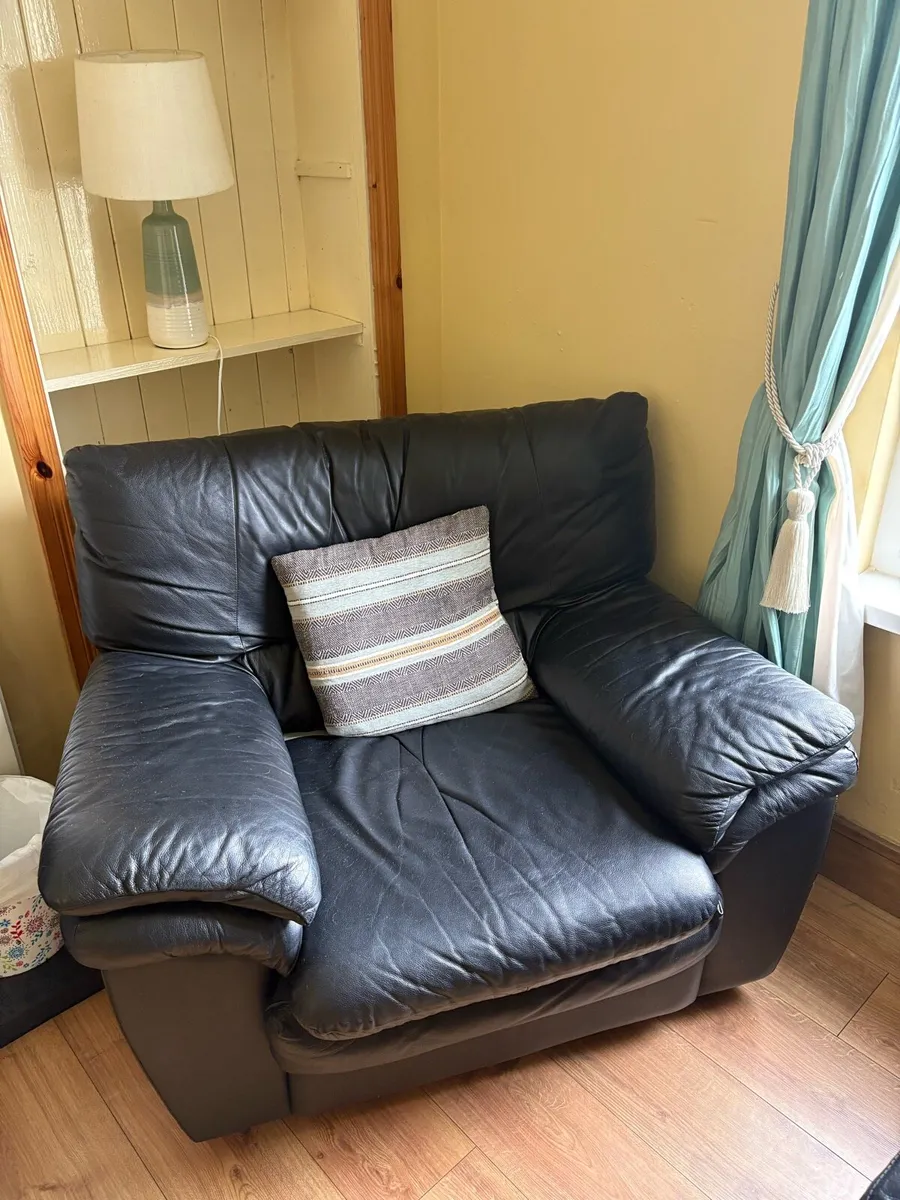 Sitting room suite - Image 3