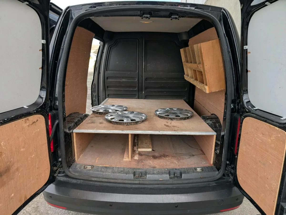 2018 Volkswagen Caddy 2.0 TDI - Image 3