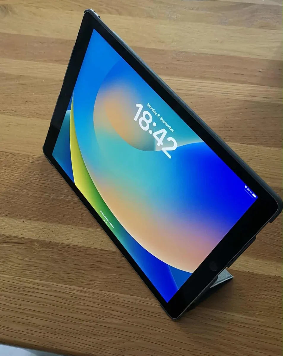 iPad Pro 12.9 2nd generation 256gb.Great condition - Image 1