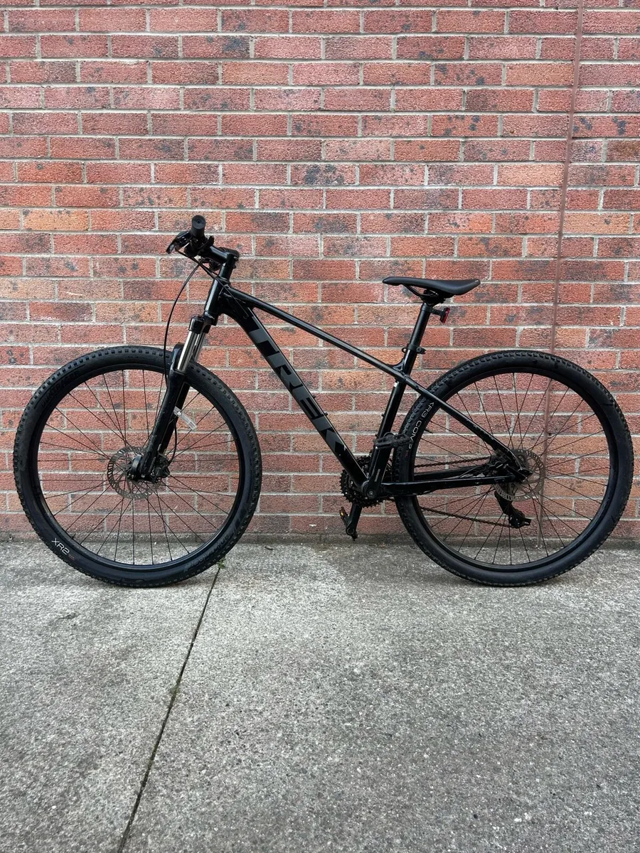 Trek Marlin 5 Mountain Bike - Image 1