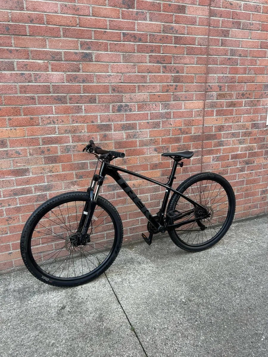 Trek Marlin 5 Mountain Bike - Image 2