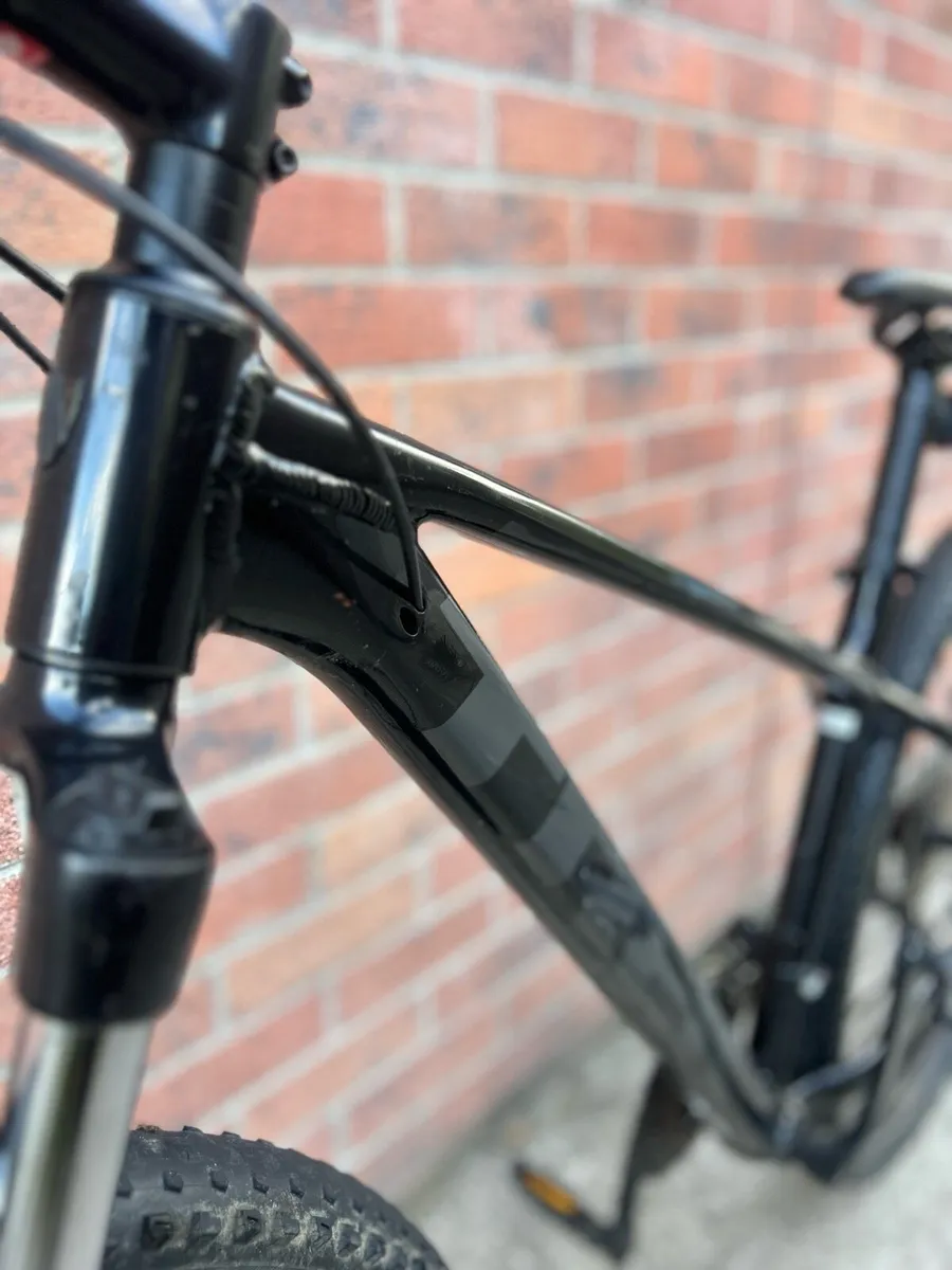 Trek Marlin 5 Mountain Bike - Image 3