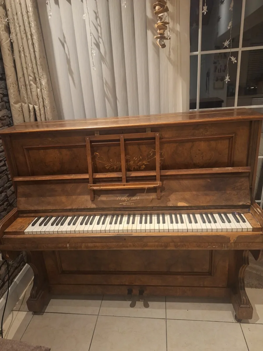 Piano - Image 1
