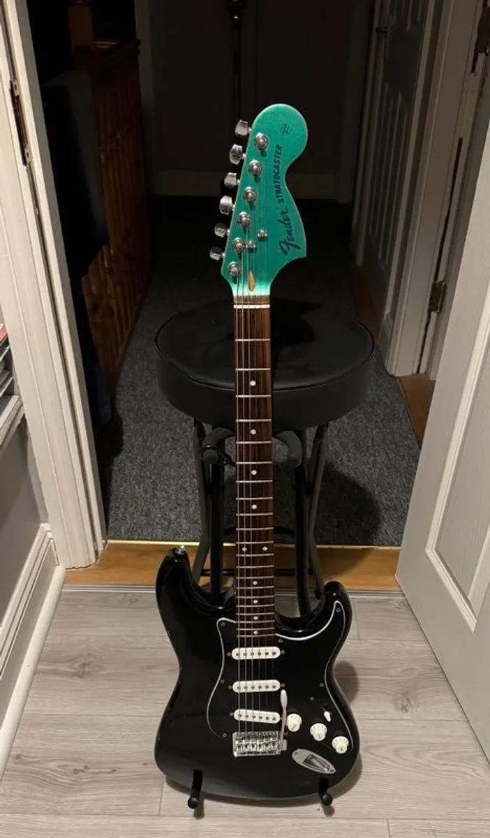 Squier Affinity Stratocaster Black - Image 1