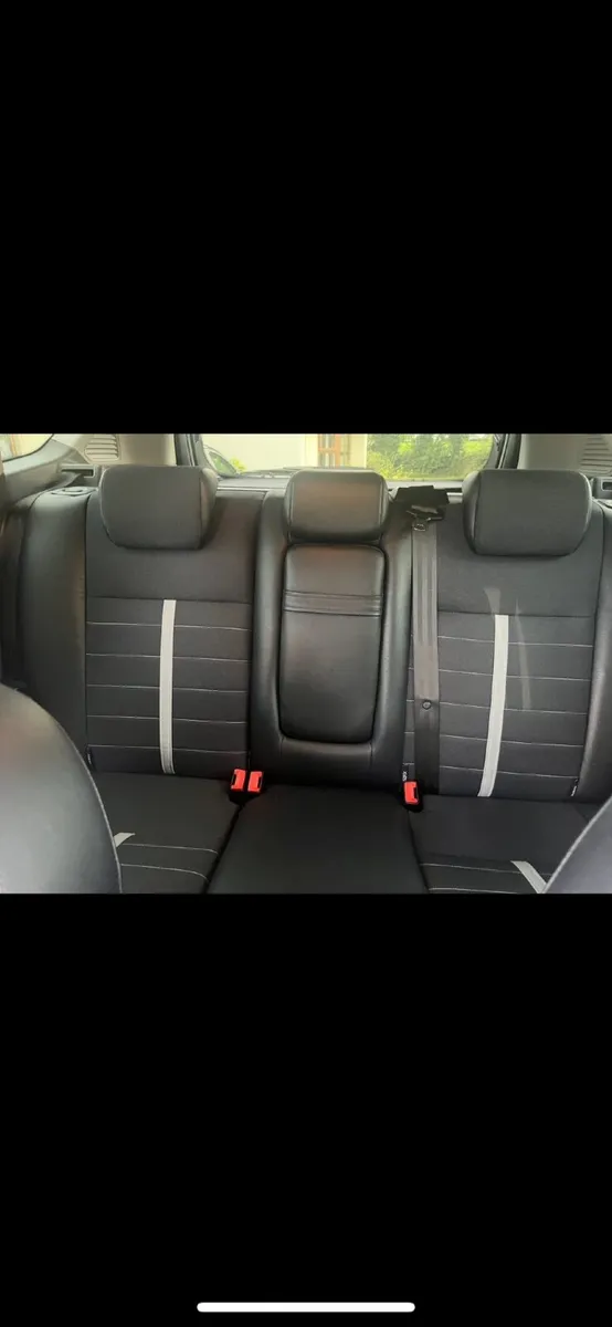 Ford Kuga Titanium 2010 - Image 2