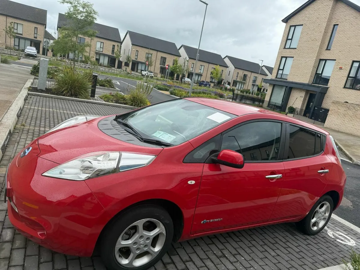 Nissan LEAF SV 30kWh -  Perfect City Car - Image 3
