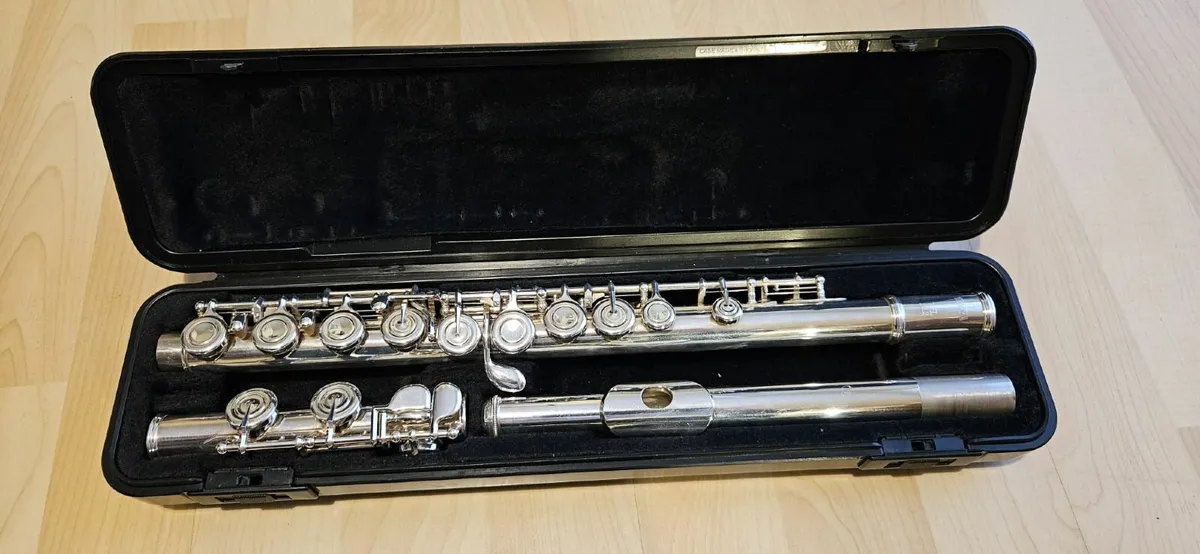 Yamaha YFL-212 Student Flute - Image 4