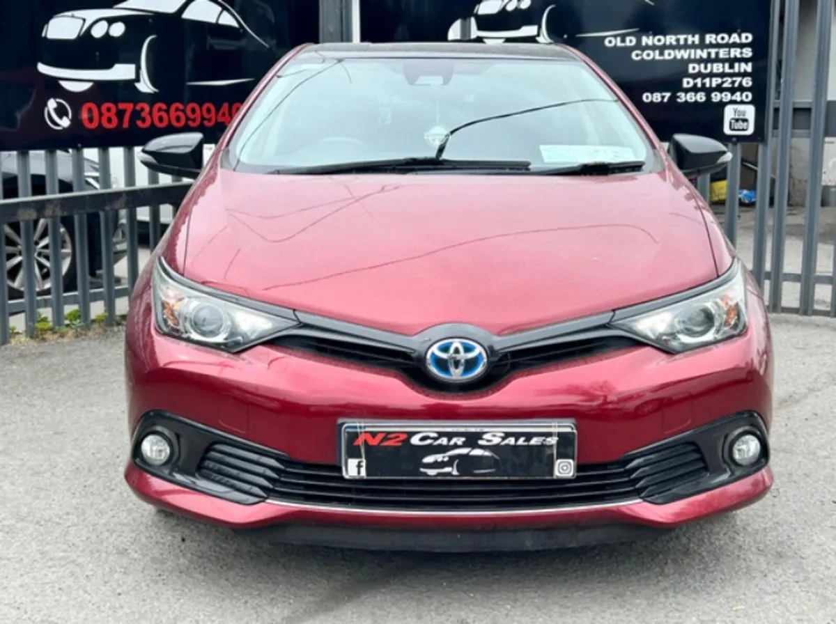 182 Toyota Auris Hybrid Luna Sport,LOW MILES,NEW N - Image 2