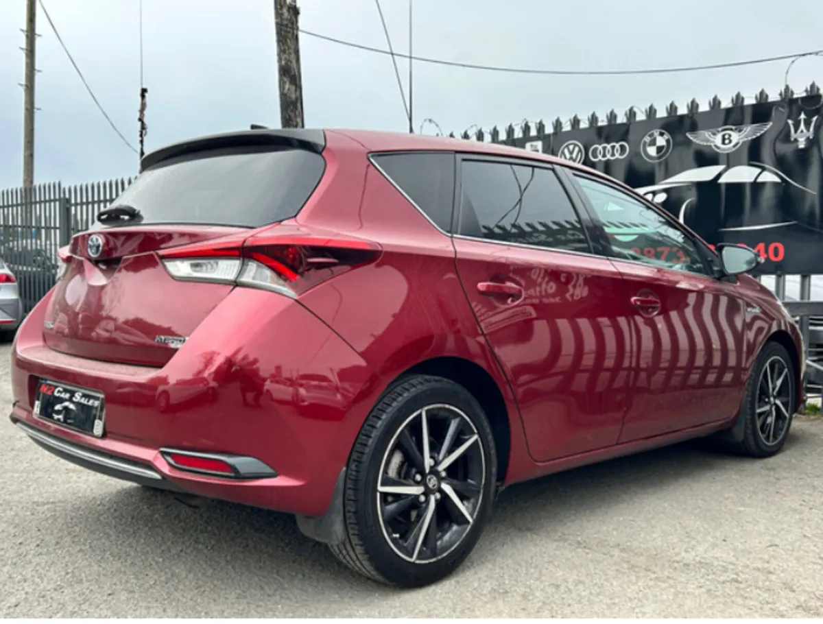 182 Toyota Auris Hybrid Luna Sport,LOW MILES,NEW N - Image 4