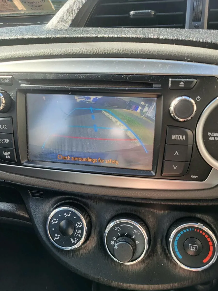 Toyota Yaris 2012 - Image 3