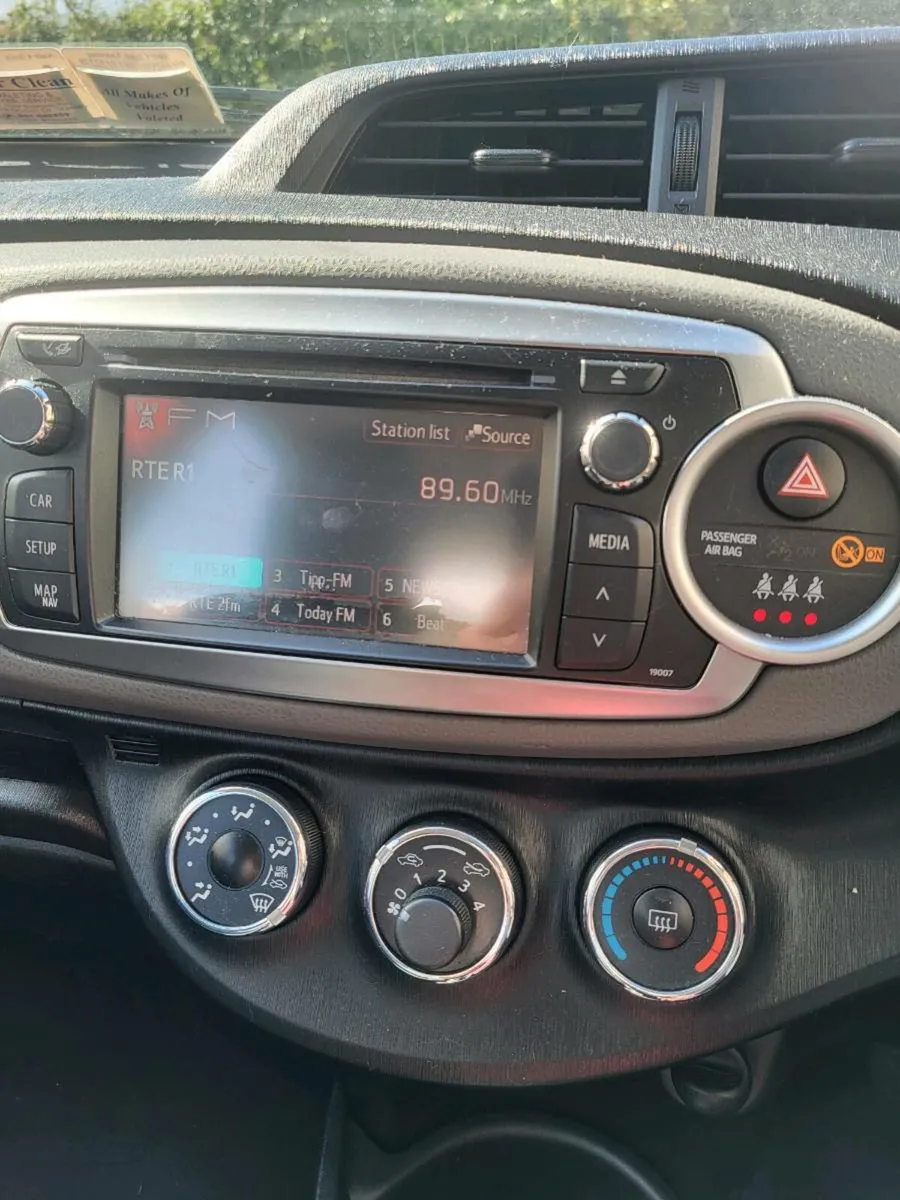 Toyota Yaris 2012 - Image 4