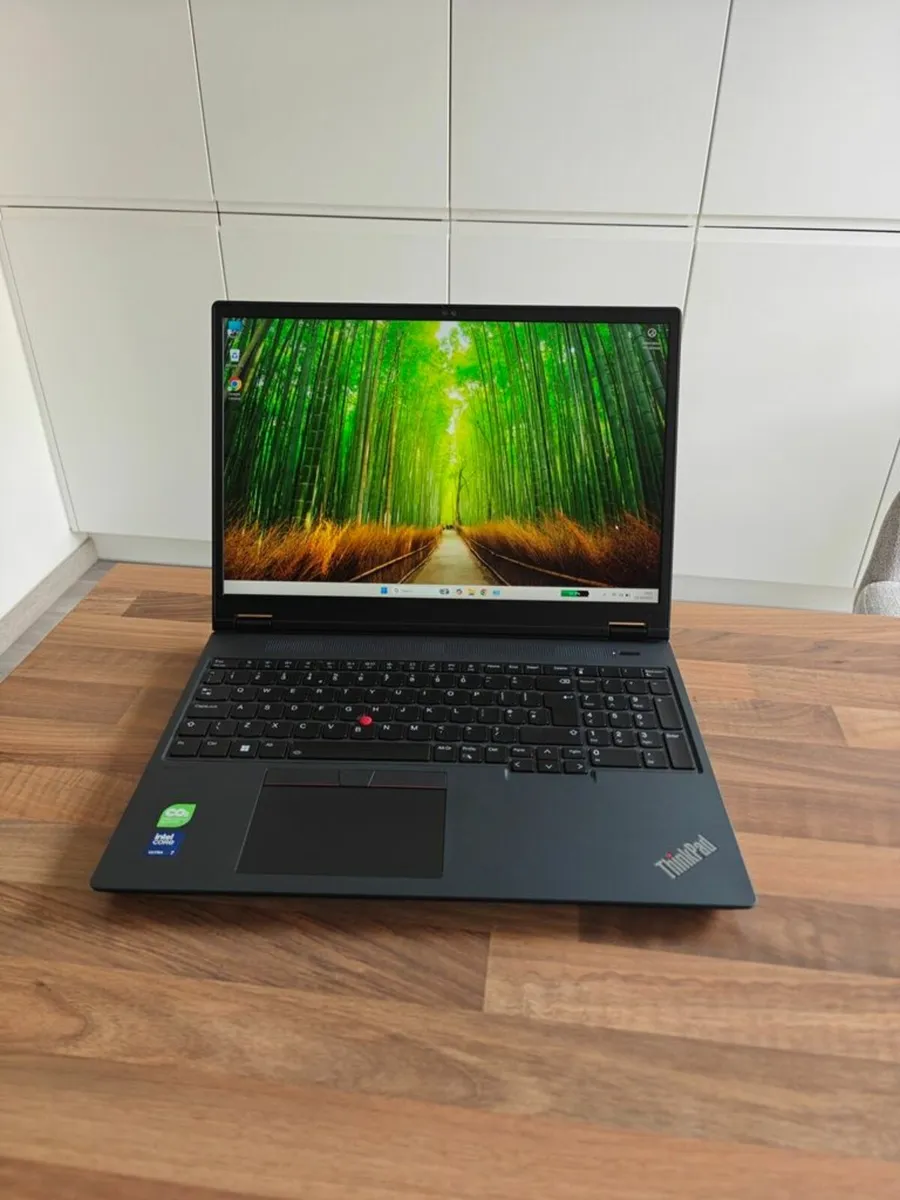 Lenovo ThinkPad P16V gen.2 Laptop | Ultra 7 | 32GB - Image 1