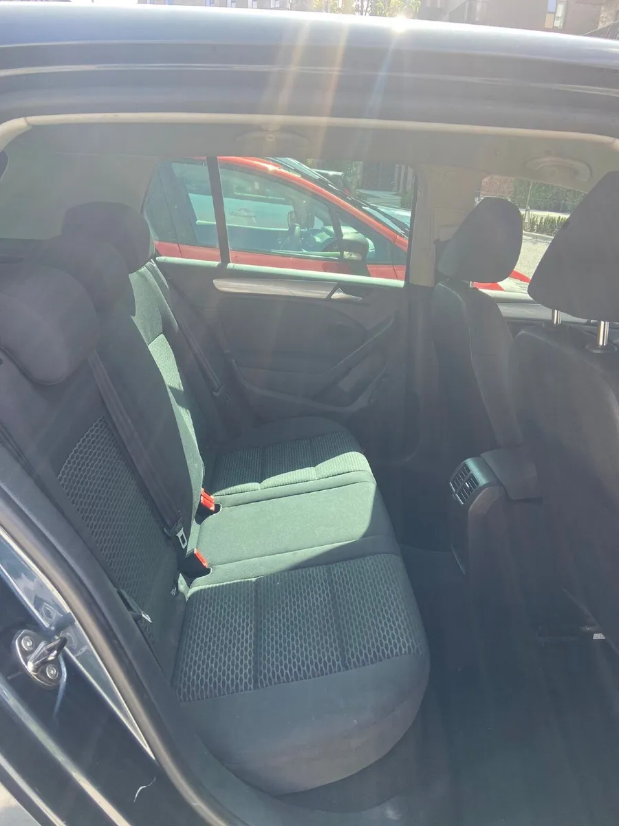 Volkswagen Golf 2012 - Image 2