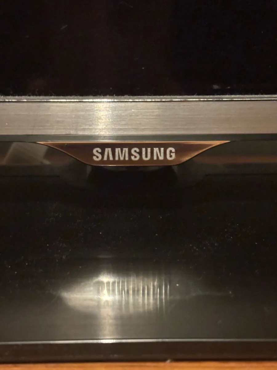 32” Samsung TV - Image 2