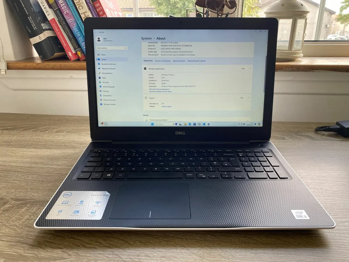 Dell Inspiron 3593 15.6" Laptop i5-10th|256GB|8GB - Image 1
