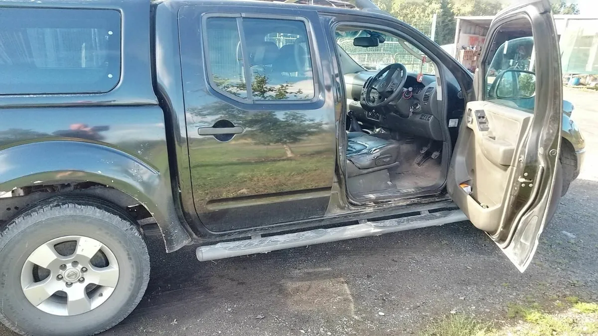 Nissan Navara 2009 - Image 4