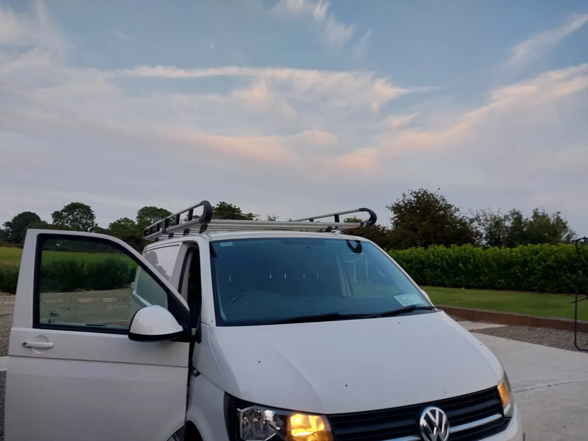 Volkswagen Transporter 2018 - Image 1