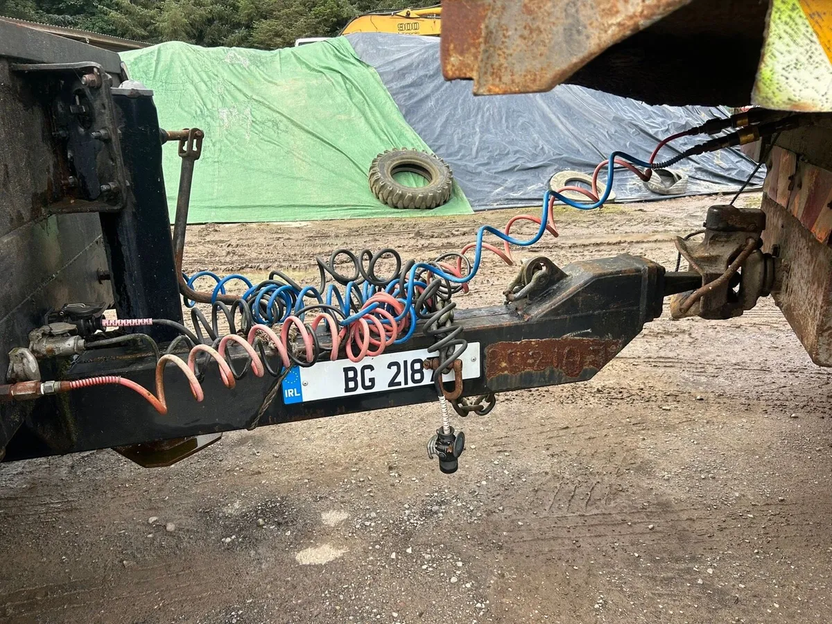 Chieftain low loader also hitachi ex60 - Image 3